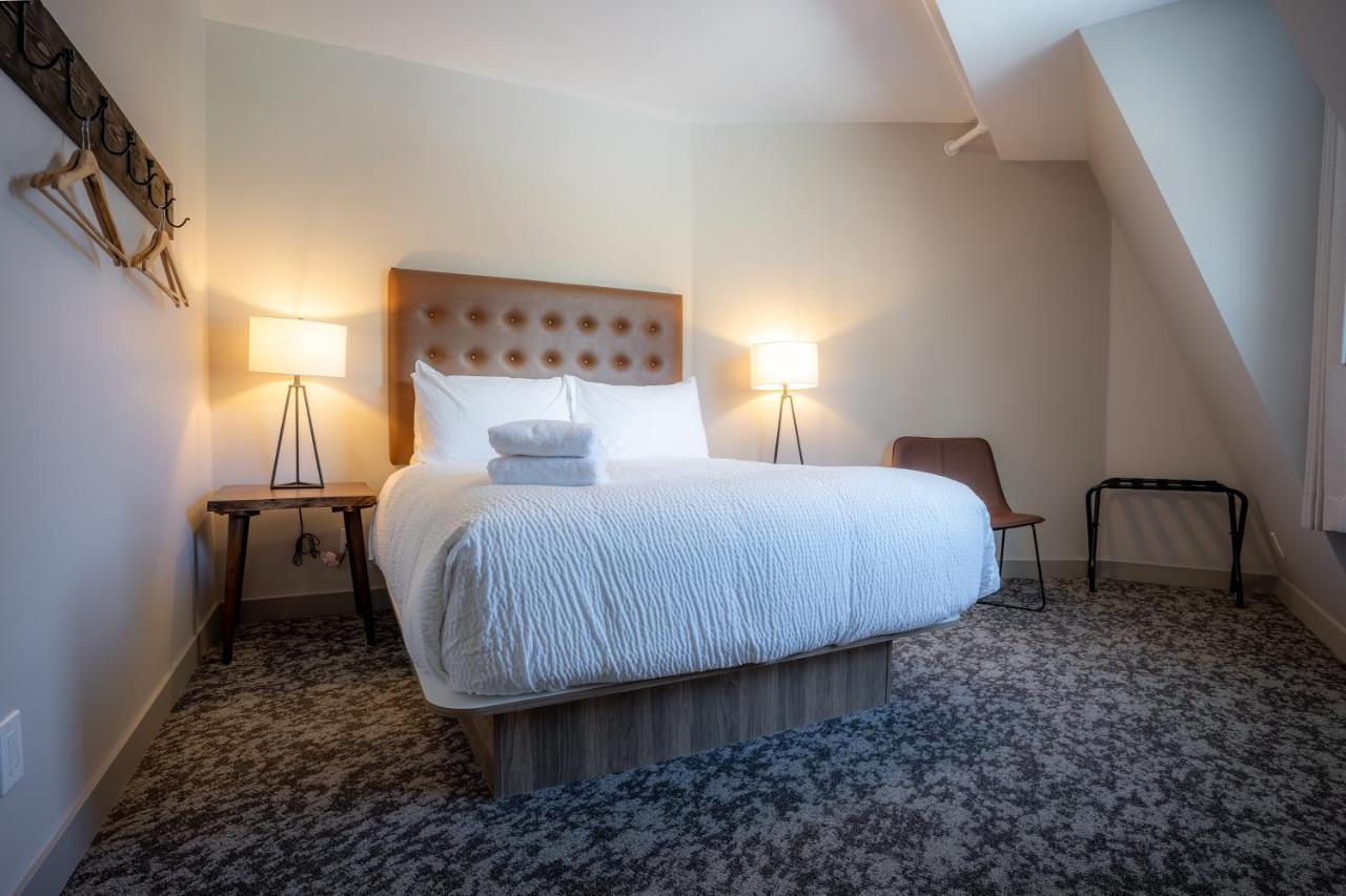 Basecamp Suites بانف المظهر الخارجي الصورة
