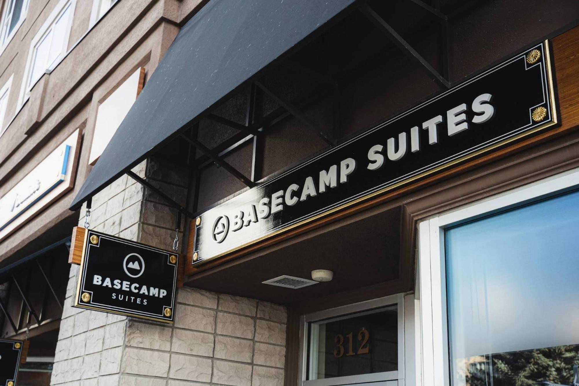 Basecamp Suites بانف المظهر الخارجي الصورة